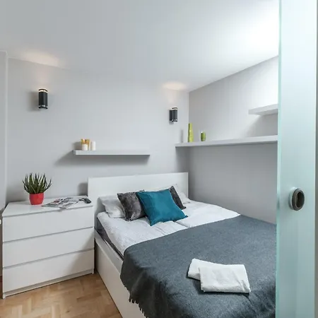 Apartment Inside Solec Iii